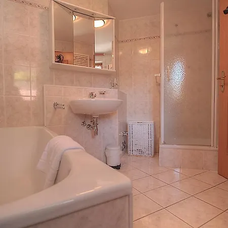 Charlotte Apartment *